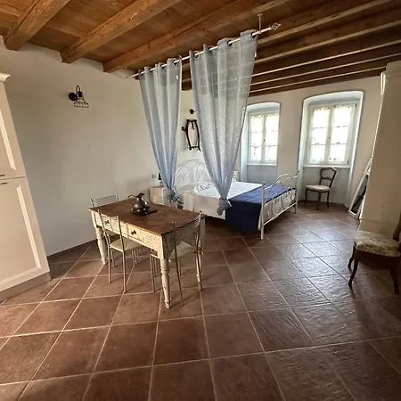 Nel Caruggio - *